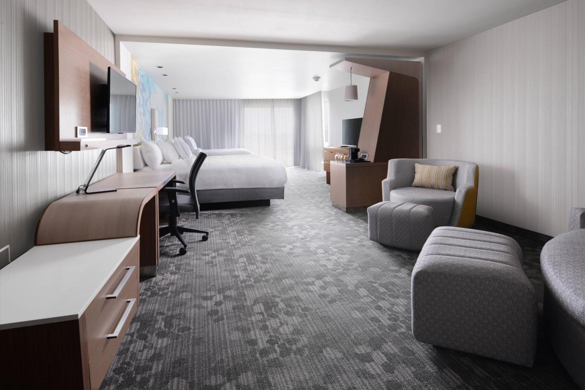 Courtyard By Marriott Dallas Plano/the Colony 3*